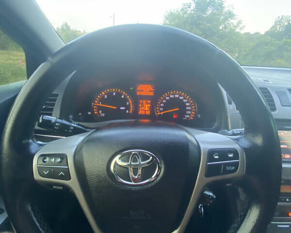 Серый Тойота Авенсис, объемом двигателя 2 л и пробегом 290 тыс. км за 9300 $, фото 10 на Automoto.ua