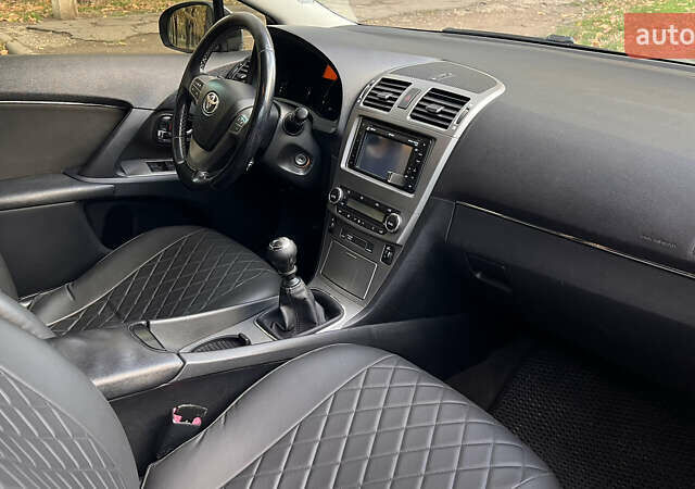 Сірий Тойота Авенсіс, об'ємом двигуна 2 л та пробігом 315 тис. км за 10500 $, фото 9 на Automoto.ua