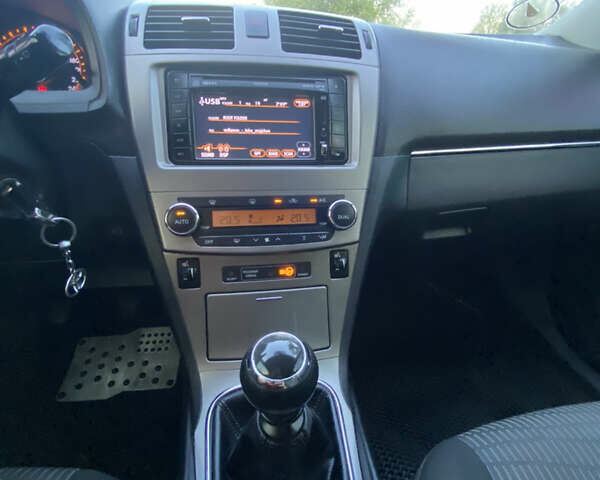 Серый Тойота Авенсис, объемом двигателя 2 л и пробегом 290 тыс. км за 9300 $, фото 12 на Automoto.ua