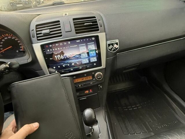 Серый Тойота Авенсис, объемом двигателя 1.8 л и пробегом 230 тыс. км за 8850 $, фото 3 на Automoto.ua