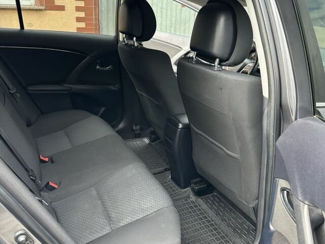 Сірий Тойота Авенсіс, об'ємом двигуна 2.2 л та пробігом 244 тис. км за 8750 $, фото 18 на Automoto.ua