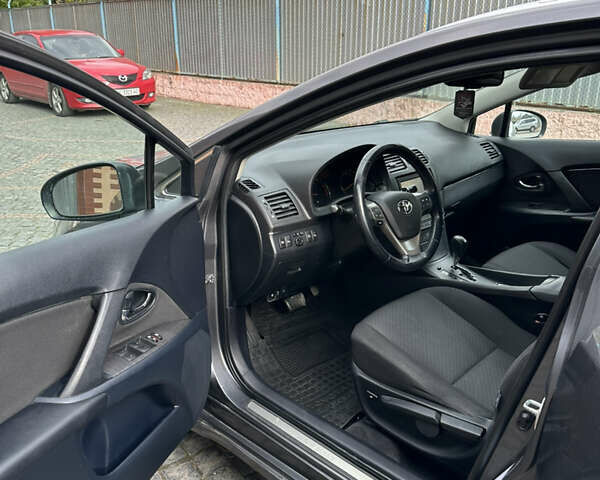 Серый Тойота Авенсис, объемом двигателя 2.23 л и пробегом 244 тыс. км за 8900 $, фото 9 на Automoto.ua