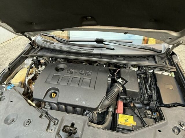 Серый Тойота Авенсис, объемом двигателя 1.8 л и пробегом 230 тыс. км за 8850 $, фото 4 на Automoto.ua