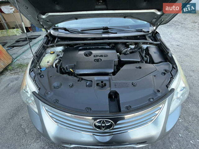 Серый Тойота Авенсис, объемом двигателя 2 л и пробегом 247 тыс. км за 9700 $, фото 16 на Automoto.ua