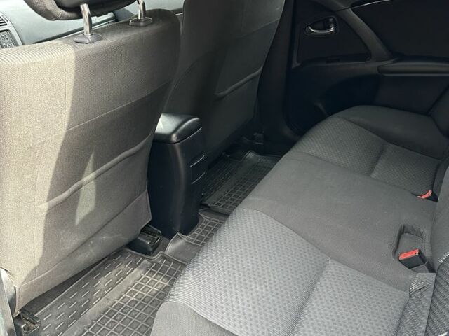 Сірий Тойота Авенсіс, об'ємом двигуна 2.2 л та пробігом 244 тис. км за 8750 $, фото 16 на Automoto.ua