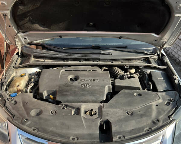 Серый Тойота Авенсис, объемом двигателя 2.2 л и пробегом 233 тыс. км за 8990 $, фото 14 на Automoto.ua