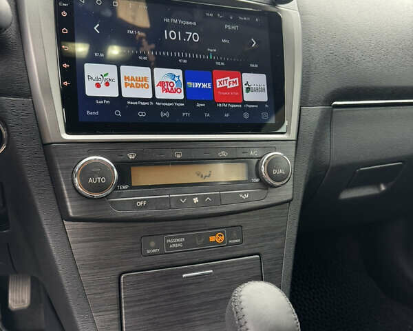 Серый Тойота Авенсис, объемом двигателя 2.2 л и пробегом 243 тыс. км за 9400 $, фото 13 на Automoto.ua