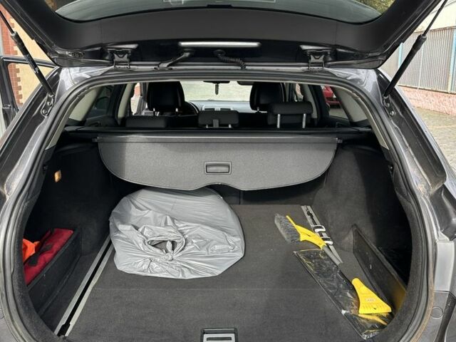 Сірий Тойота Авенсіс, об'ємом двигуна 2.2 л та пробігом 244 тис. км за 8750 $, фото 17 на Automoto.ua