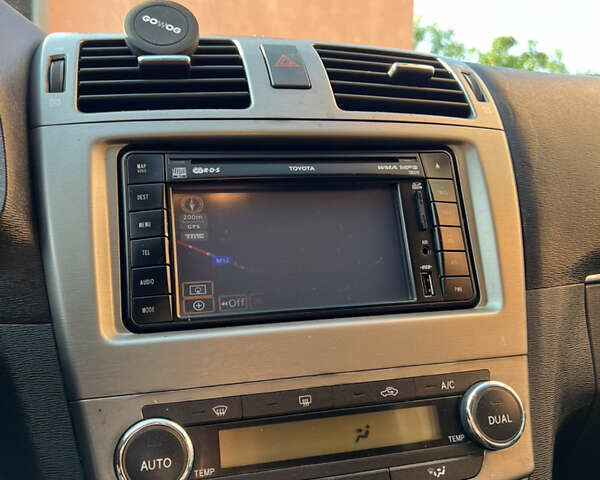 Серый Тойота Авенсис, объемом двигателя 2.2 л и пробегом 233 тыс. км за 8990 $, фото 12 на Automoto.ua