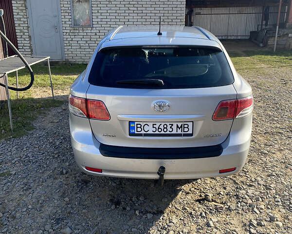 Серый Тойота Авенсис, объемом двигателя 2 л и пробегом 180 тыс. км за 9300 $, фото 3 на Automoto.ua