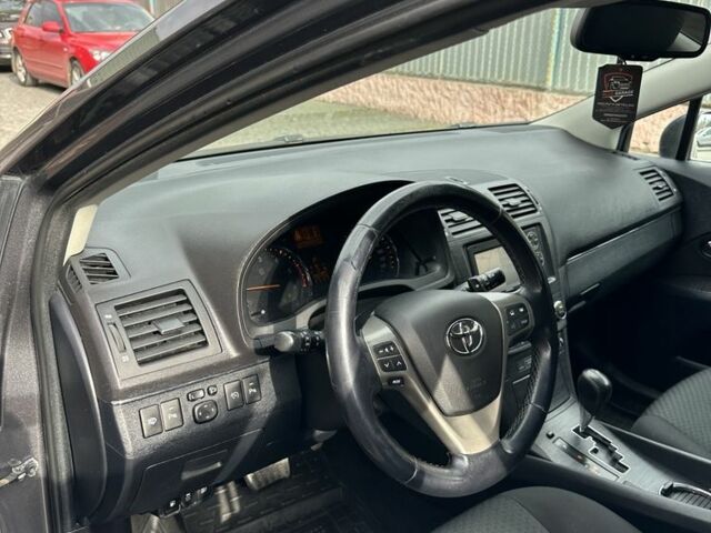 Сірий Тойота Авенсіс, об'ємом двигуна 2.2 л та пробігом 244 тис. км за 8750 $, фото 10 на Automoto.ua