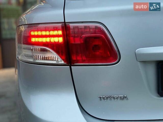 Серый Тойота Авенсис, объемом двигателя 1.99 л и пробегом 200 тыс. км за 9490 $, фото 14 на Automoto.ua