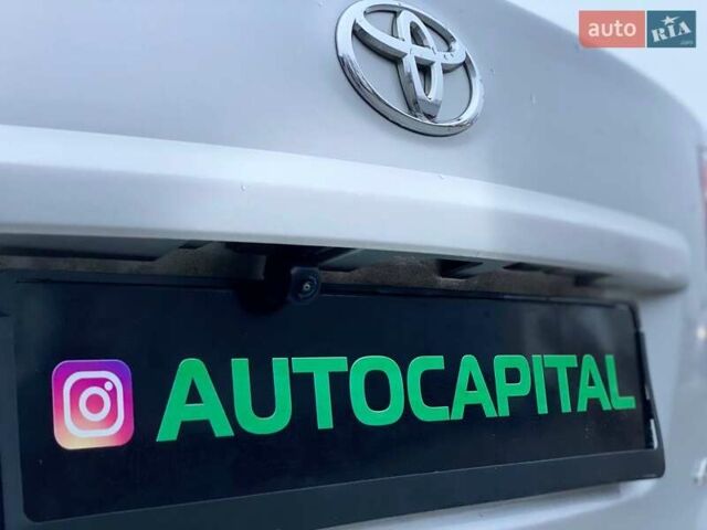 Серый Тойота Авенсис, объемом двигателя 1.99 л и пробегом 200 тыс. км за 9490 $, фото 12 на Automoto.ua