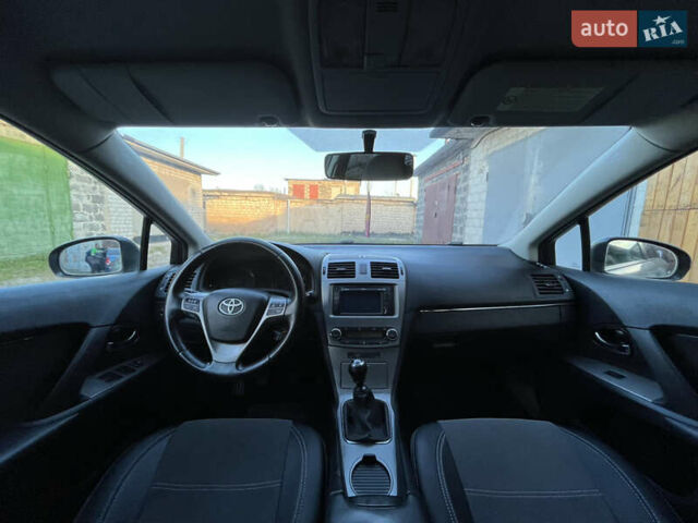 Серый Тойота Авенсис, объемом двигателя 2 л и пробегом 247 тыс. км за 9700 $, фото 8 на Automoto.ua