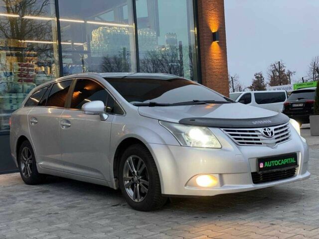 Серый Тойота Авенсис, объемом двигателя 2 л и пробегом 200 тыс. км за 9490 $, фото 2 на Automoto.ua