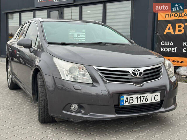 Серый Тойота Авенсис, объемом двигателя 2 л и пробегом 240 тыс. км за 9650 $, фото 2 на Automoto.ua