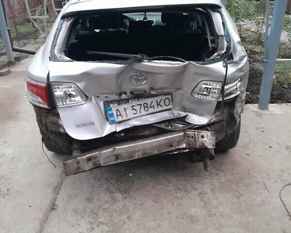 Серый Тойота Авенсис, объемом двигателя 1.8 л и пробегом 240 тыс. км за 4200 $, фото 4 на Automoto.ua