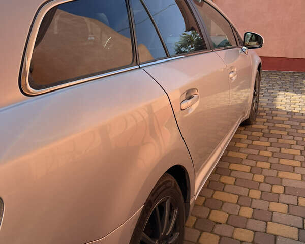 Серый Тойота Авенсис, объемом двигателя 2.2 л и пробегом 233 тыс. км за 8990 $, фото 5 на Automoto.ua