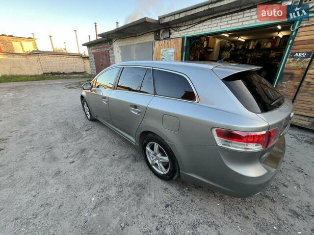 Серый Тойота Авенсис, объемом двигателя 2 л и пробегом 247 тыс. км за 9700 $, фото 6 на Automoto.ua