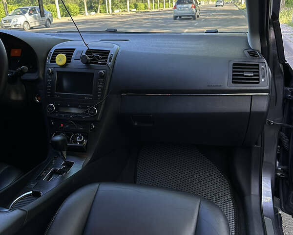 Сірий Тойота Авенсіс, об'ємом двигуна 2.23 л та пробігом 296 тис. км за 9700 $, фото 13 на Automoto.ua