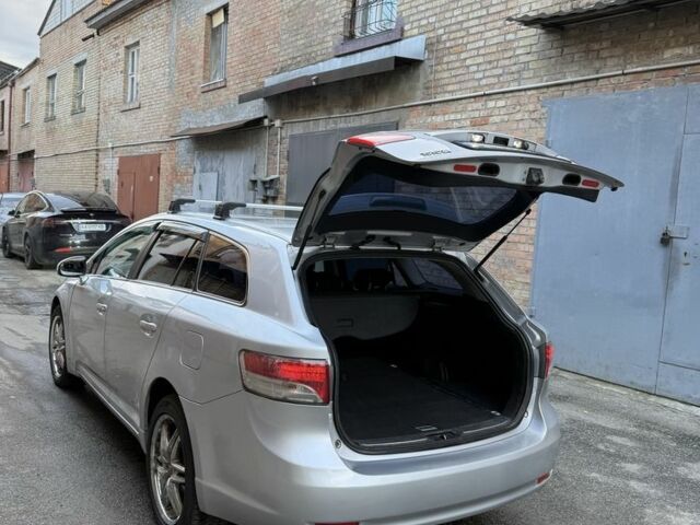 Серый Тойота Авенсис, объемом двигателя 1.8 л и пробегом 230 тыс. км за 8850 $, фото 8 на Automoto.ua