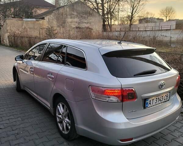 Серый Тойота Авенсис, объемом двигателя 2 л и пробегом 291 тыс. км за 8800 $, фото 4 на Automoto.ua