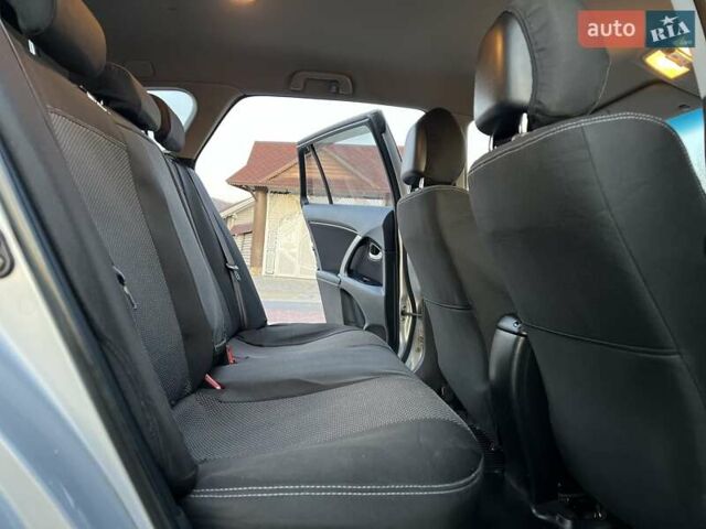 Сірий Тойота Авенсіс, об'ємом двигуна 2 л та пробігом 379 тис. км за 7850 $, фото 38 на Automoto.ua