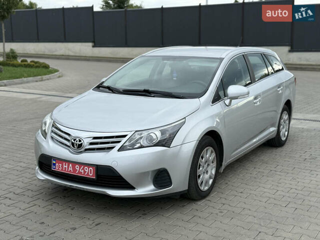 Серый Тойота Авенсис, объемом двигателя 2 л и пробегом 243 тыс. км за 8450 $, фото 1 на Automoto.ua