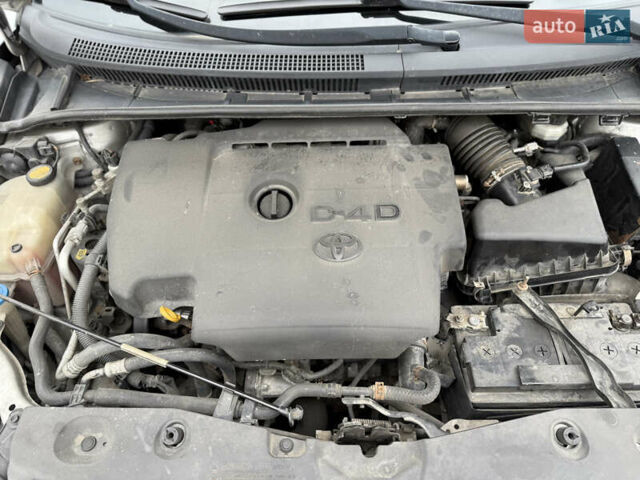 Серый Тойота Авенсис, объемом двигателя 2 л и пробегом 243 тыс. км за 8450 $, фото 17 на Automoto.ua