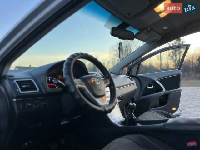 Сірий Тойота Авенсіс, об'ємом двигуна 2 л та пробігом 379 тис. км за 7850 $, фото 31 на Automoto.ua