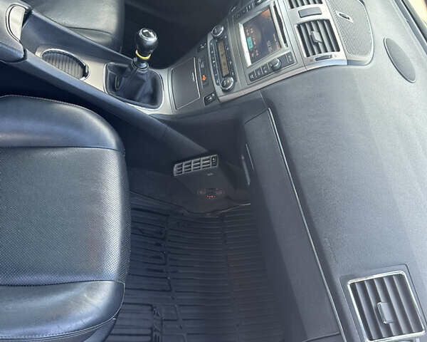 Серый Тойота Авенсис, объемом двигателя 1.99 л и пробегом 248 тыс. км за 12200 $, фото 27 на Automoto.ua