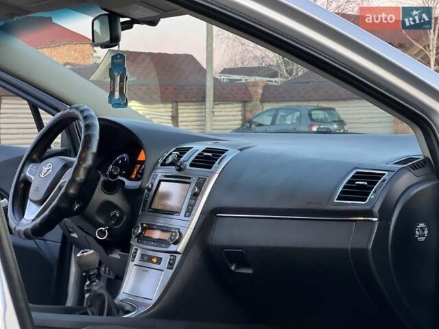 Сірий Тойота Авенсіс, об'ємом двигуна 2 л та пробігом 379 тис. км за 7850 $, фото 40 на Automoto.ua