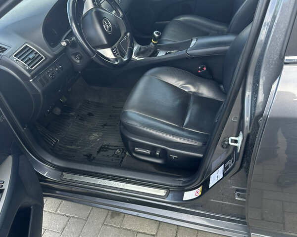 Серый Тойота Авенсис, объемом двигателя 1.99 л и пробегом 248 тыс. км за 12200 $, фото 6 на Automoto.ua