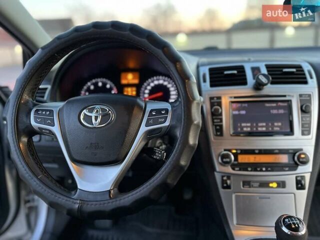 Сірий Тойота Авенсіс, об'ємом двигуна 2 л та пробігом 379 тис. км за 7850 $, фото 46 на Automoto.ua