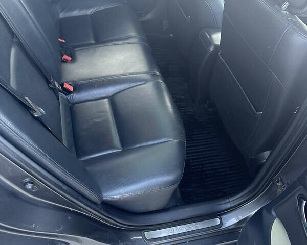 Серый Тойота Авенсис, объемом двигателя 1.99 л и пробегом 248 тыс. км за 12200 $, фото 24 на Automoto.ua