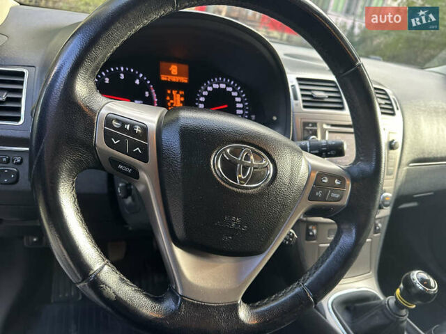 Серый Тойота Авенсис, объемом двигателя 1.99 л и пробегом 248 тыс. км за 12200 $, фото 43 на Automoto.ua