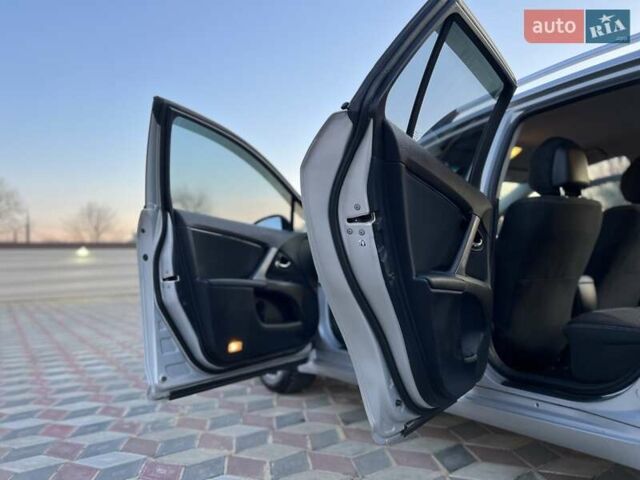 Сірий Тойота Авенсіс, об'ємом двигуна 2 л та пробігом 379 тис. км за 7850 $, фото 37 на Automoto.ua