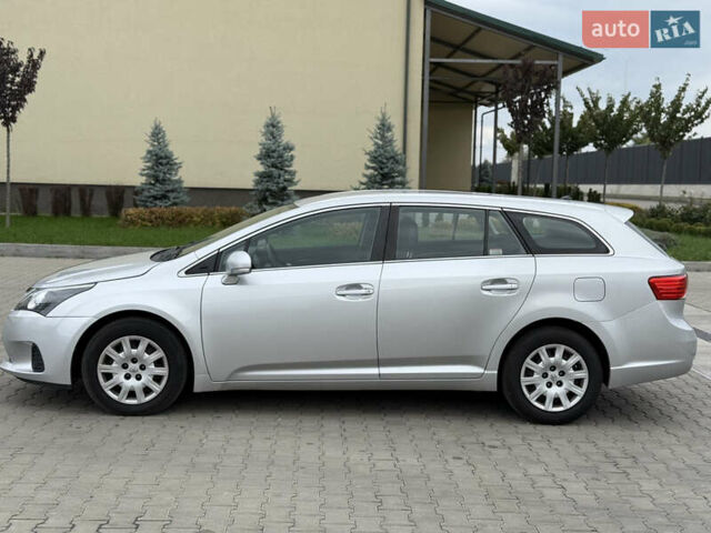 Серый Тойота Авенсис, объемом двигателя 2 л и пробегом 243 тыс. км за 8450 $, фото 2 на Automoto.ua