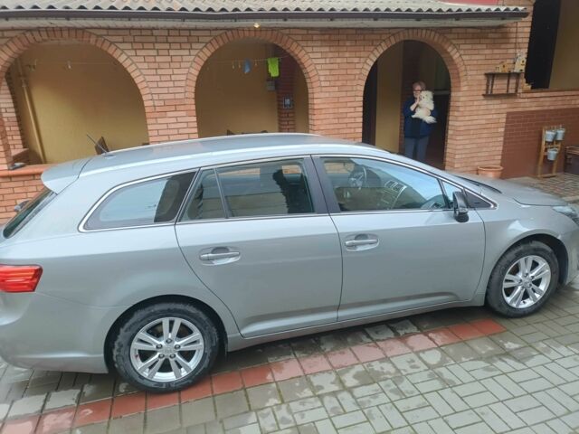 Серый Тойота Авенсис, объемом двигателя 2 л и пробегом 193 тыс. км за 11200 $, фото 3 на Automoto.ua