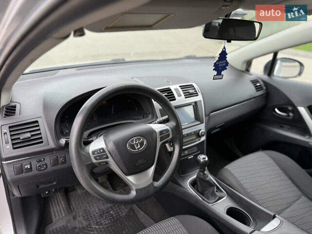 Серый Тойота Авенсис, объемом двигателя 2 л и пробегом 243 тыс. км за 8450 $, фото 9 на Automoto.ua