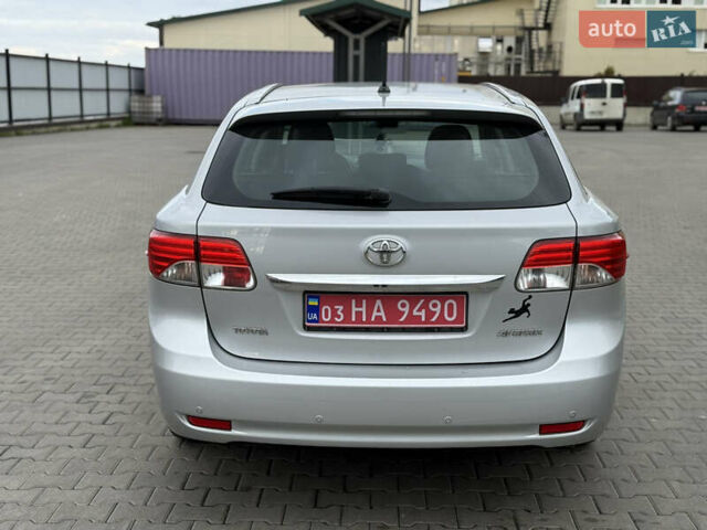 Серый Тойота Авенсис, объемом двигателя 2 л и пробегом 243 тыс. км за 8450 $, фото 4 на Automoto.ua