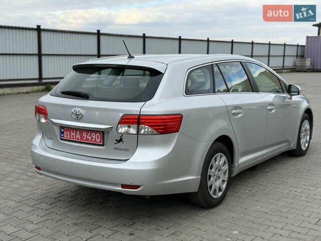 Серый Тойота Авенсис, объемом двигателя 2 л и пробегом 243 тыс. км за 8450 $, фото 5 на Automoto.ua