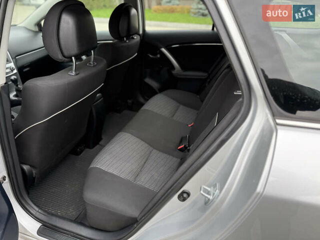 Серый Тойота Авенсис, объемом двигателя 2 л и пробегом 243 тыс. км за 8450 $, фото 11 на Automoto.ua