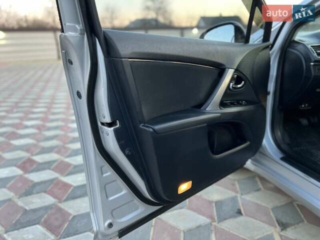 Сірий Тойота Авенсіс, об'ємом двигуна 2 л та пробігом 379 тис. км за 7850 $, фото 34 на Automoto.ua