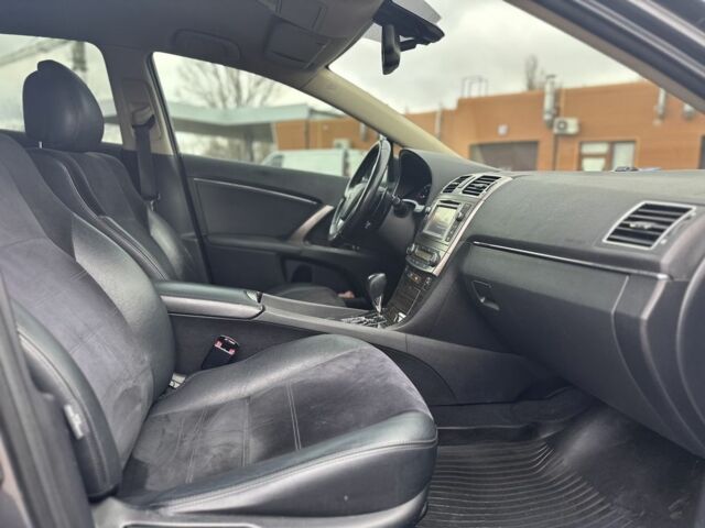 Сірий Тойота Авенсіс, об'ємом двигуна 2.2 л та пробігом 230 тис. км за 8400 $, фото 7 на Automoto.ua