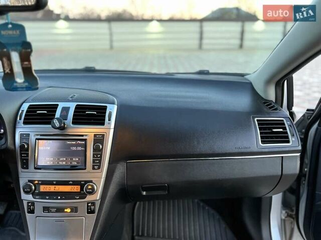 Сірий Тойота Авенсіс, об'ємом двигуна 2 л та пробігом 379 тис. км за 7850 $, фото 45 на Automoto.ua