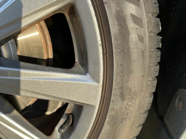 Серый Тойота Авенсис, объемом двигателя 2.2 л и пробегом 244 тыс. км за 9700 $, фото 19 на Automoto.ua