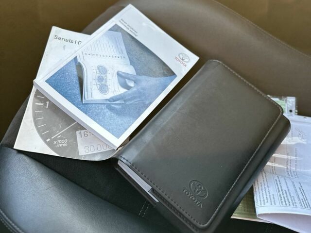 Серый Тойота Авенсис, объемом двигателя 2.2 л и пробегом 244 тыс. км за 9700 $, фото 22 на Automoto.ua