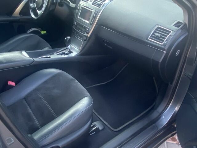 Серый Тойота Авенсис, объемом двигателя 2.2 л и пробегом 227 тыс. км за 12100 $, фото 7 на Automoto.ua