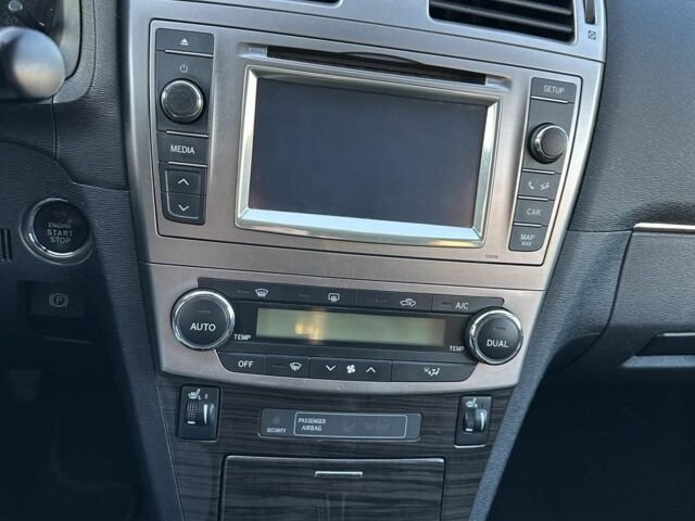 Серый Тойота Авенсис, объемом двигателя 2.2 л и пробегом 244 тыс. км за 9700 $, фото 14 на Automoto.ua